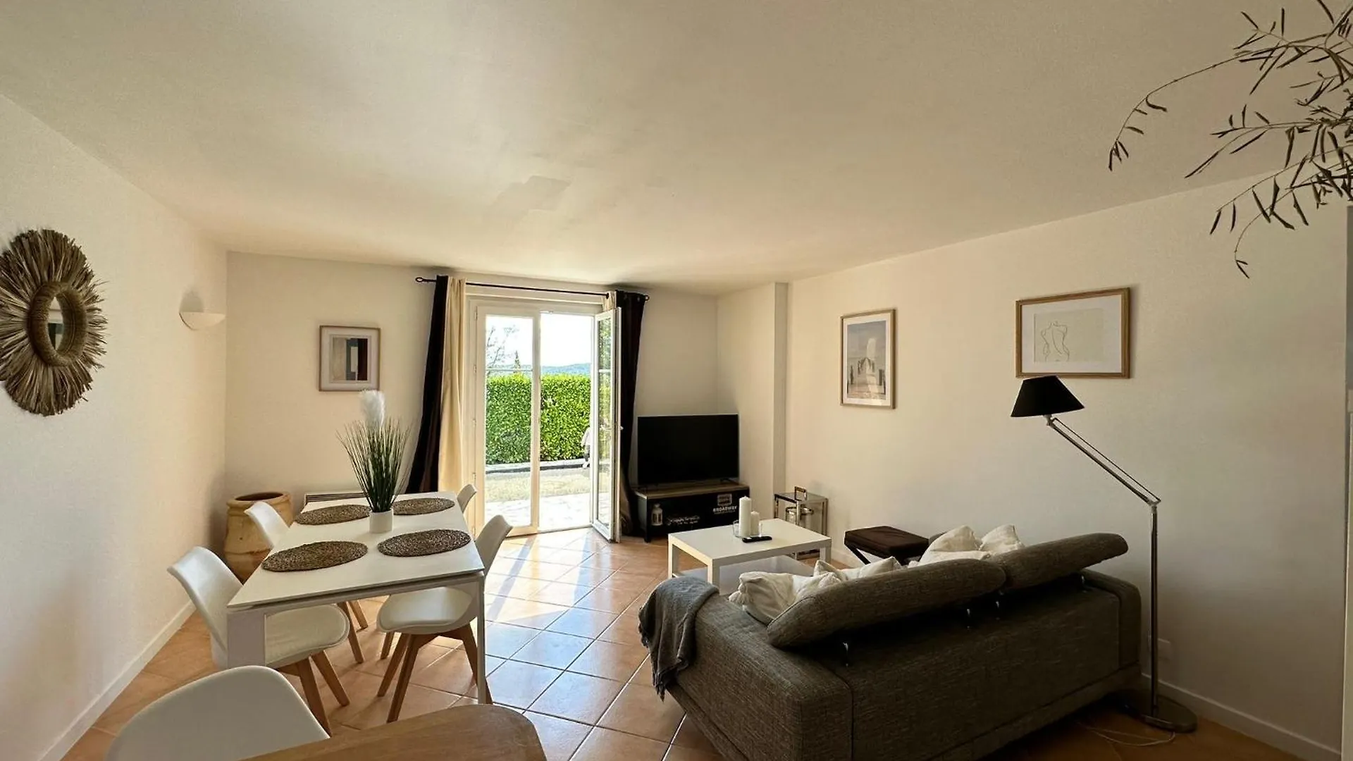Holiday home Rez De Villa , Beau Jardin Avec Piscine Draguignan