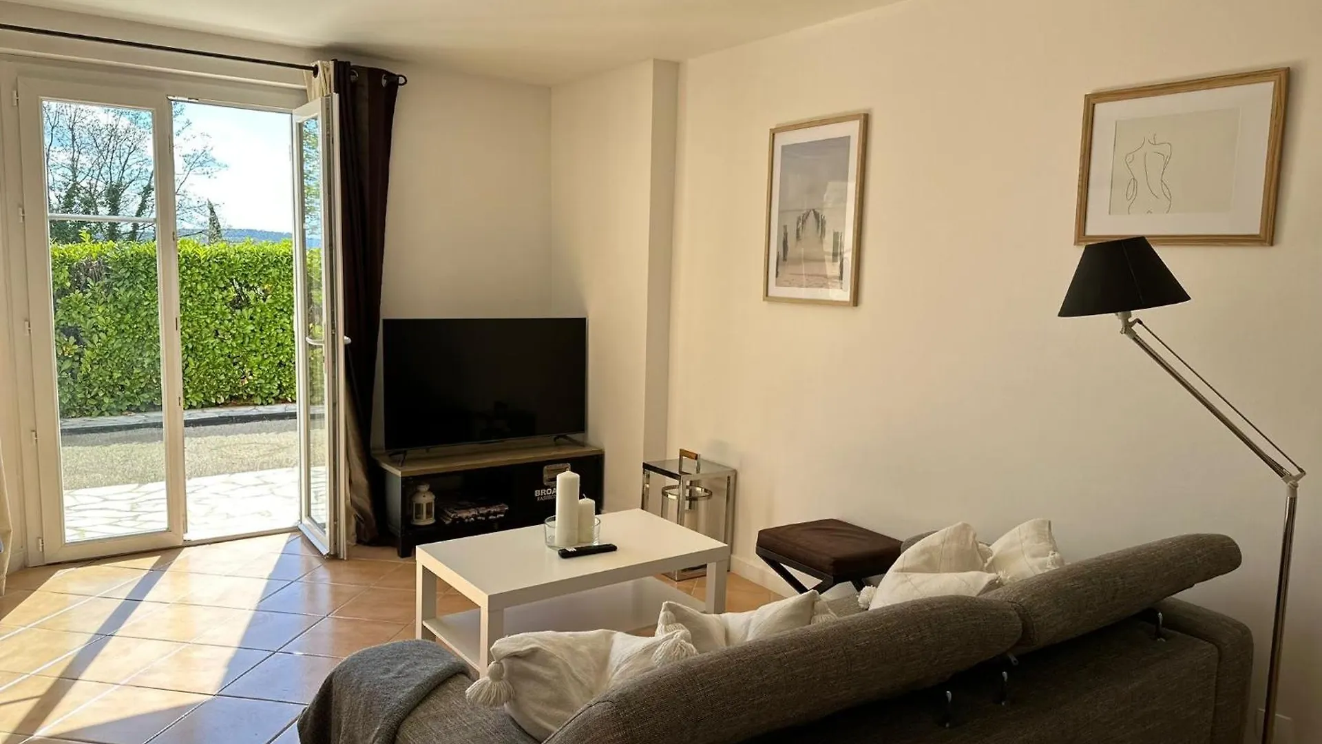 Holiday home Rez De Villa , Beau Jardin Avec Piscine Draguignan