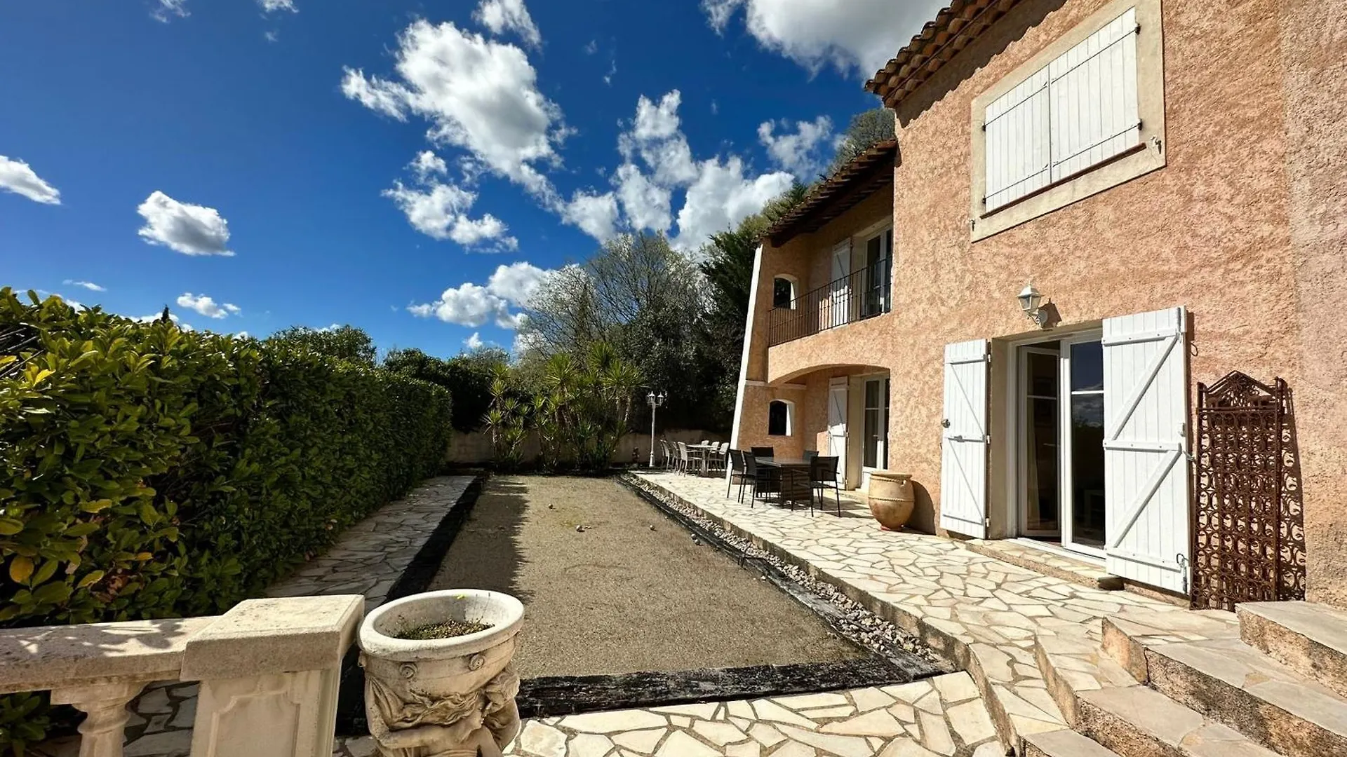 Rez De Villa , Beau Jardin Avec Piscine Draguignan France